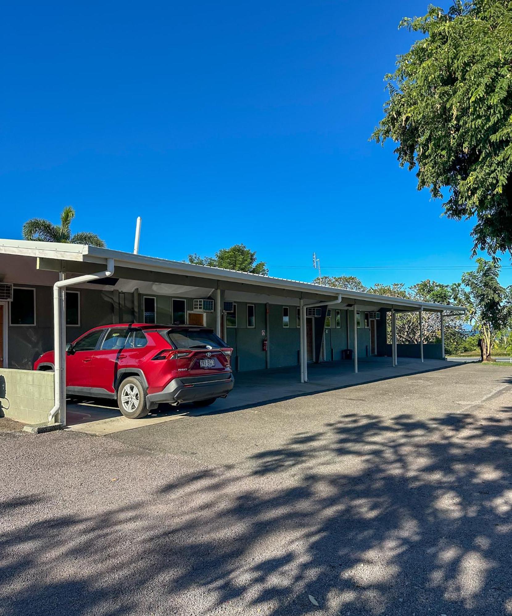 Ocean View Motel Боуэн Экстерьер фото