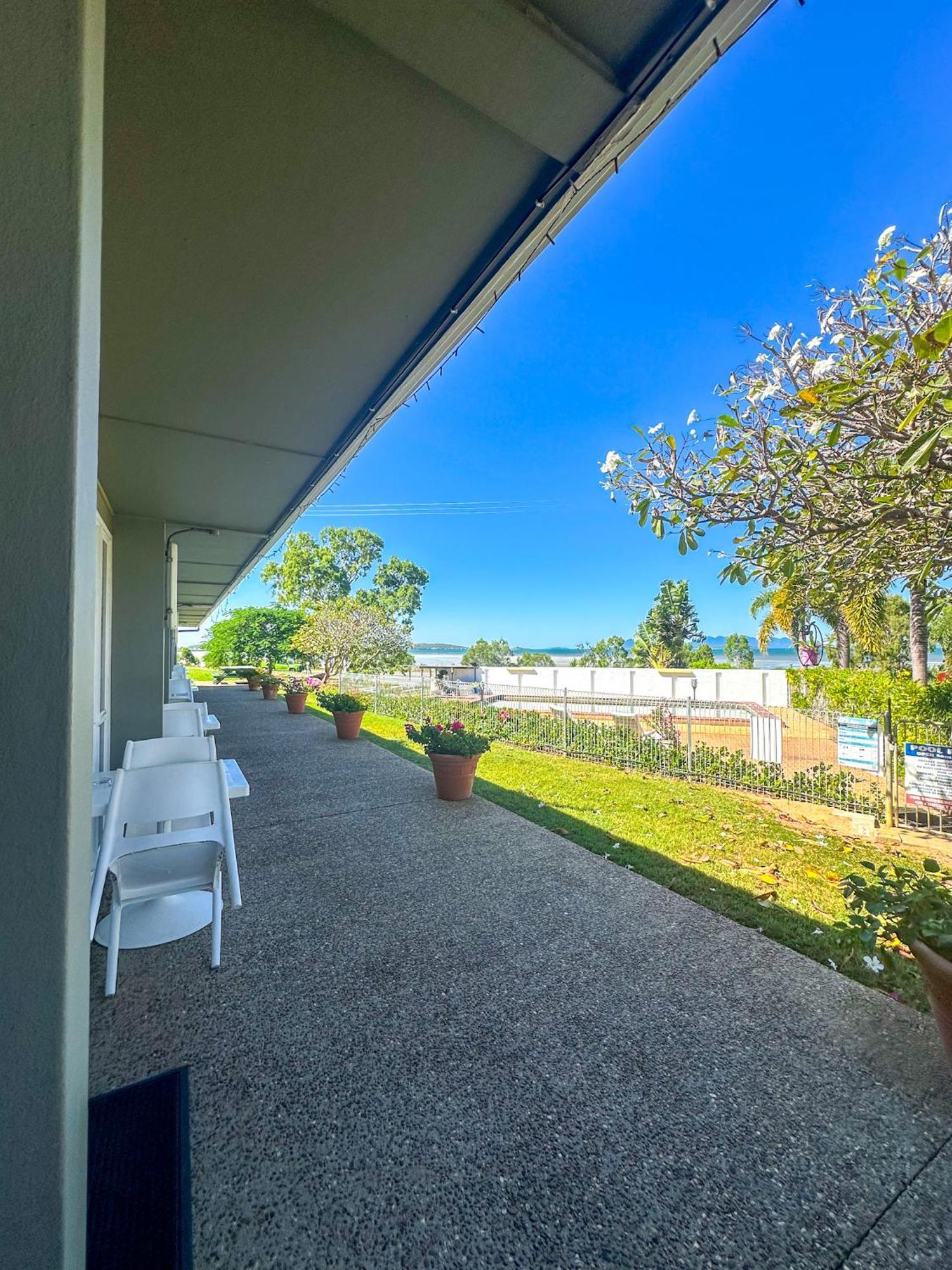 Ocean View Motel Боуэн Экстерьер фото
