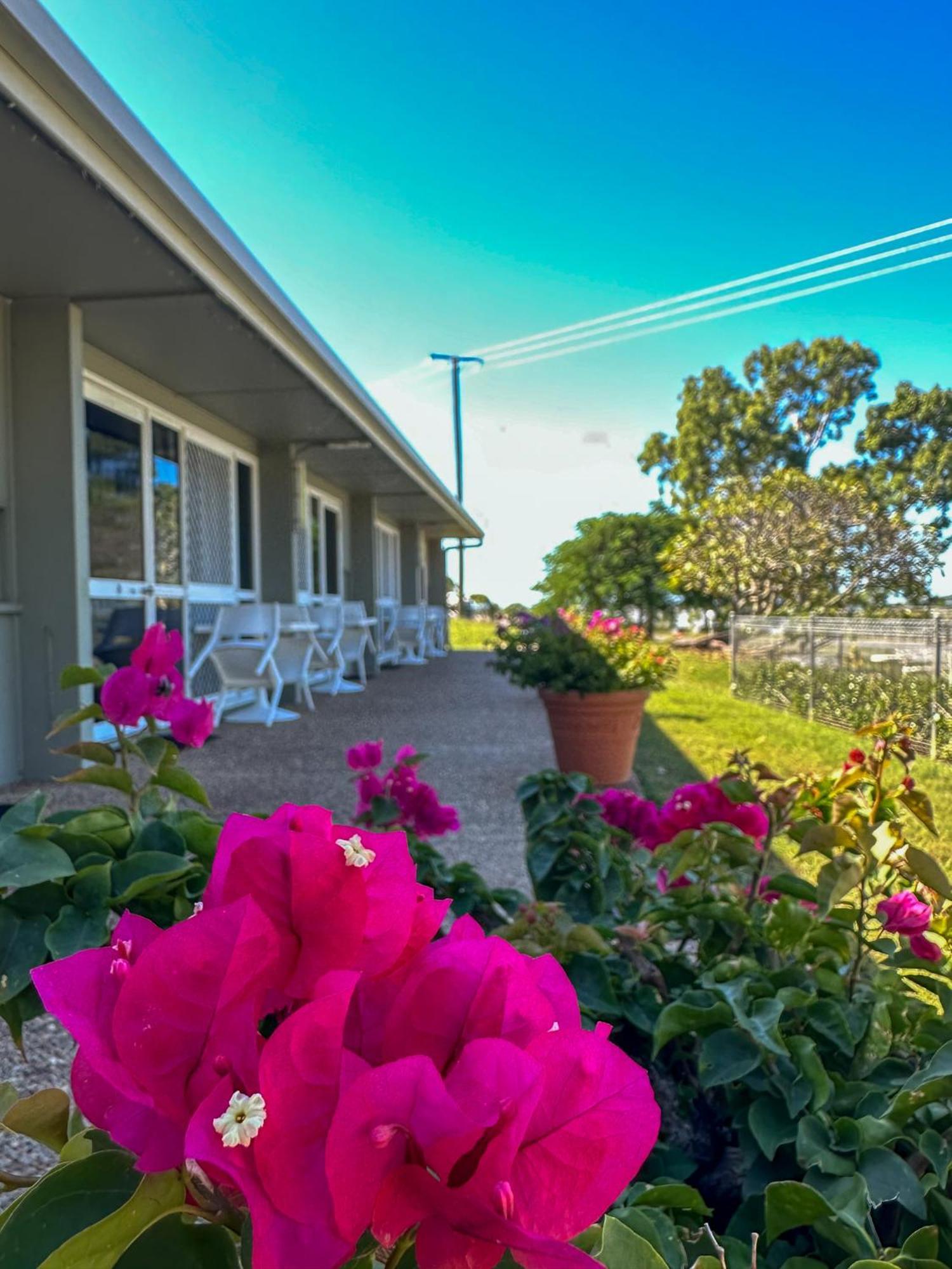 Ocean View Motel Боуэн Экстерьер фото