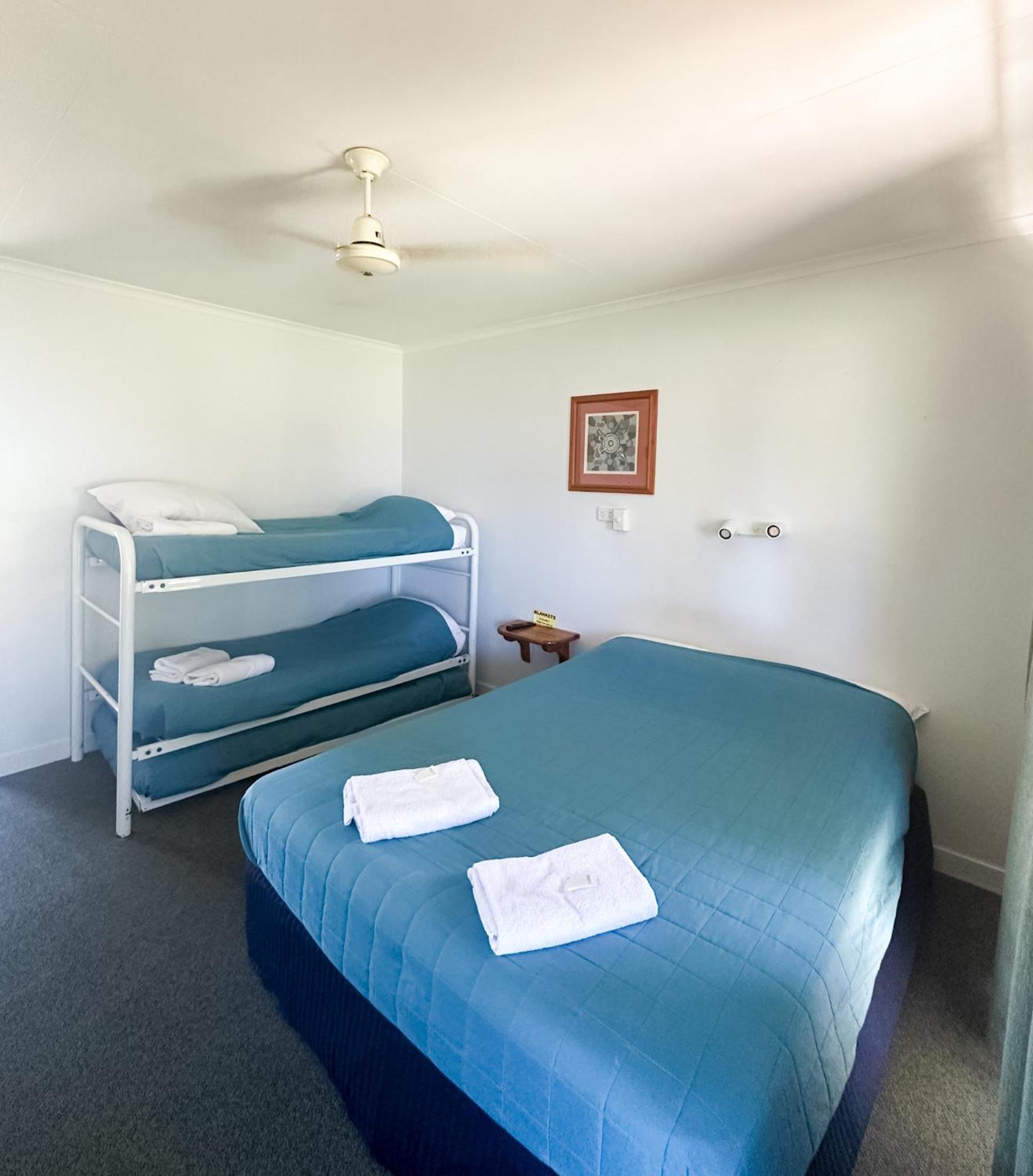 Ocean View Motel Боуэн Экстерьер фото