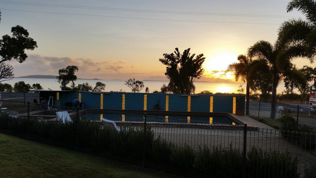 Ocean View Motel Боуэн Экстерьер фото