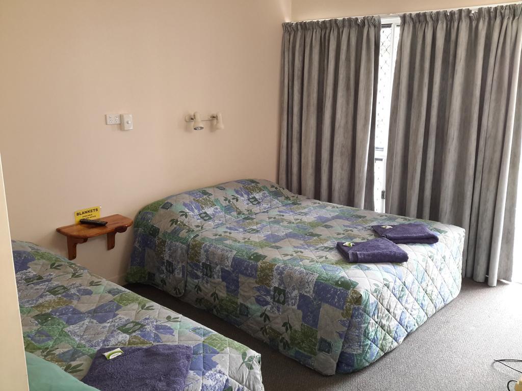 Ocean View Motel Боуэн Экстерьер фото