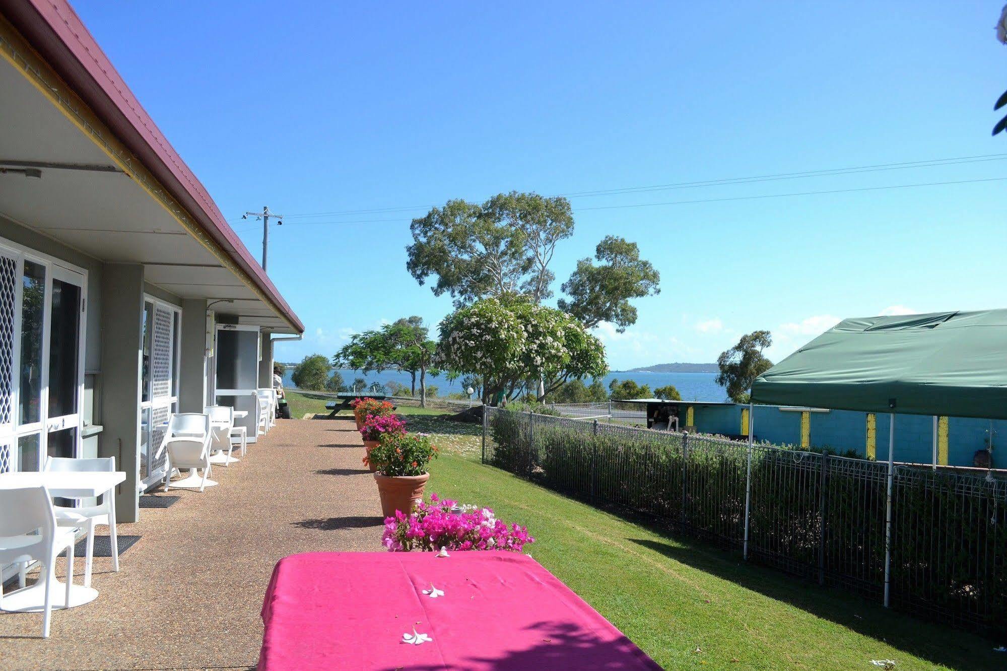 Ocean View Motel Боуэн Экстерьер фото
