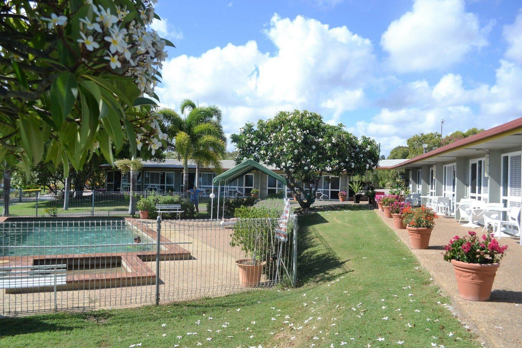 Ocean View Motel Боуэн Экстерьер фото