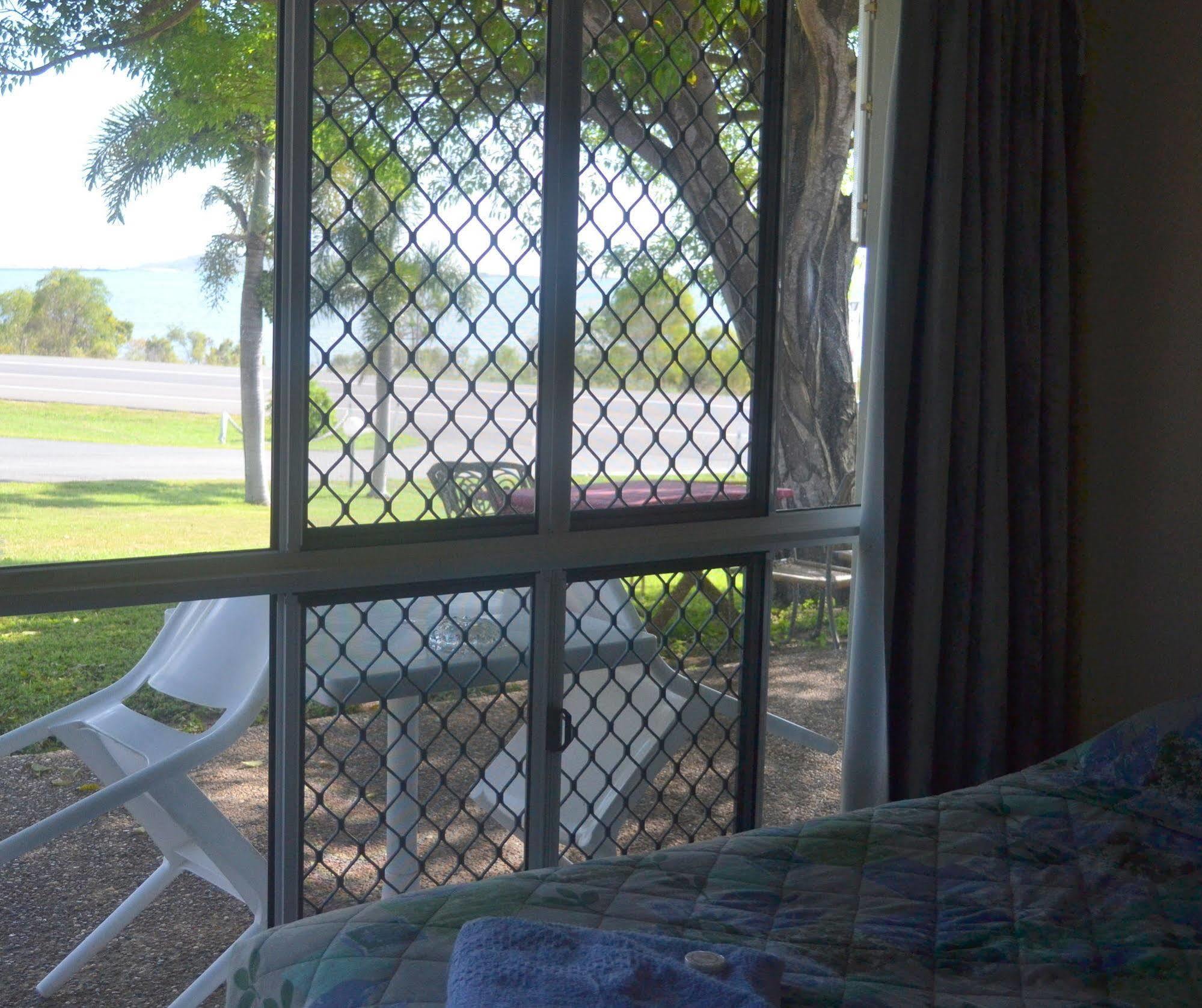 Ocean View Motel Боуэн Экстерьер фото